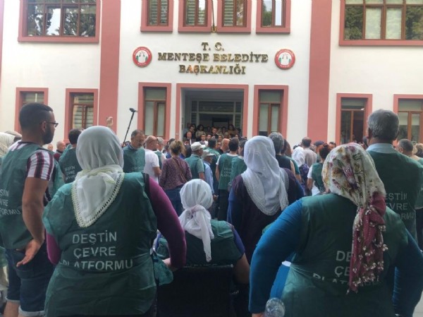 Sözde çevreci Kılıçdaroğlu Menteşe'de suspus! Çimento fabrikasına neden çıt çıkarmıyor